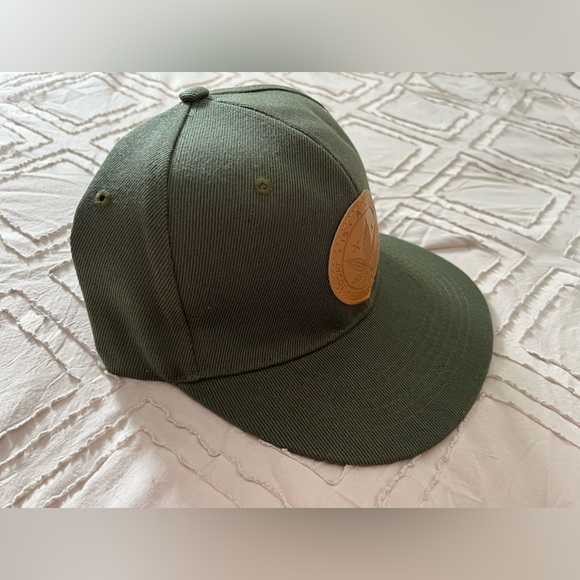 Men’s SnapBack Hat - Picture 2 of 4